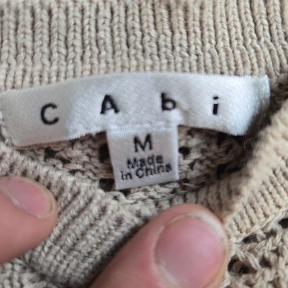 Y2K CAbi Oatmeal Tan Open Knit Fringe Boho V Neck Short Sleeve Top Size Medium - Picture 2 of 5